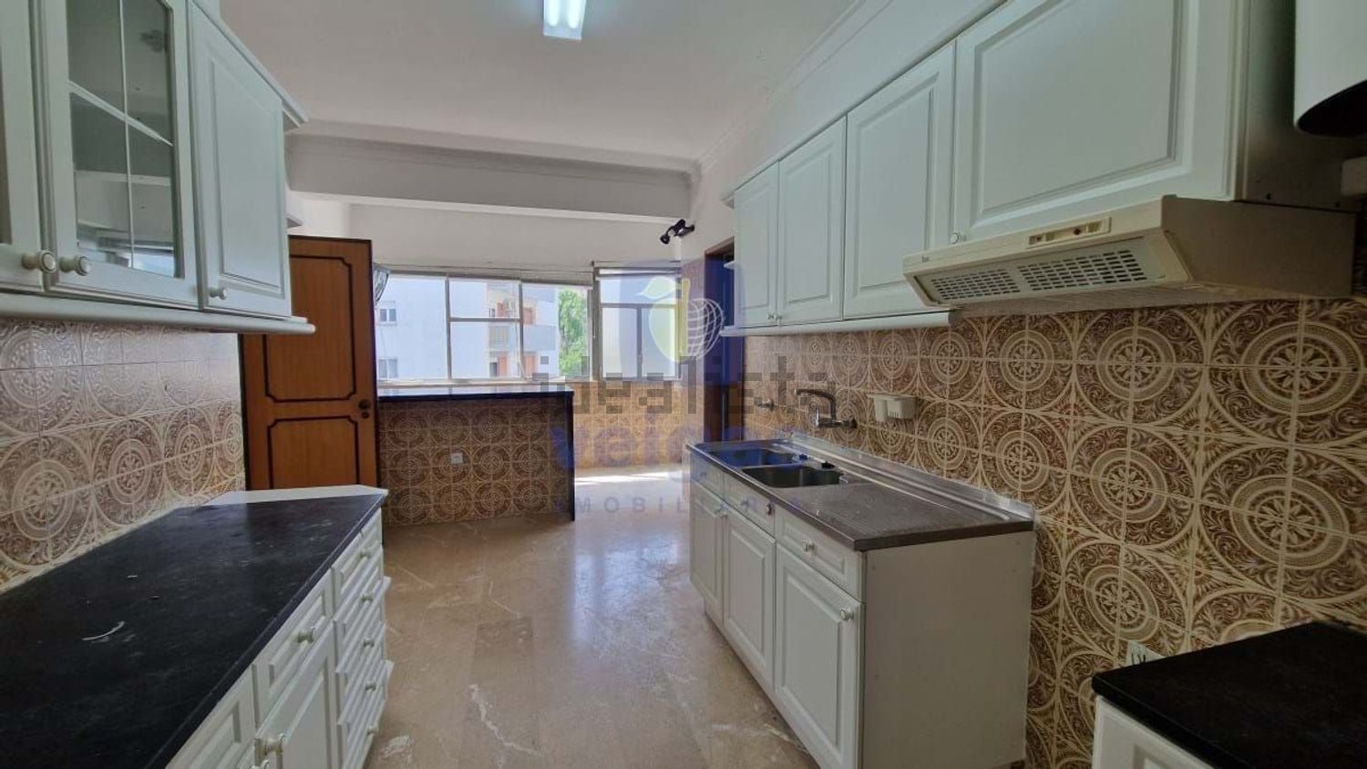 出租公寓 t4在Avenida Cidade de Lourenço Marques, 533 Lt533 - 厨房