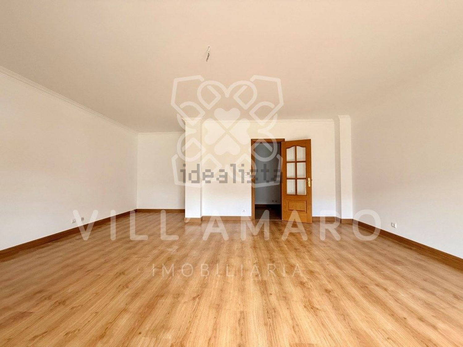 公寓 t2出售在Rua dos Bombeiros Voluntários - 客厅