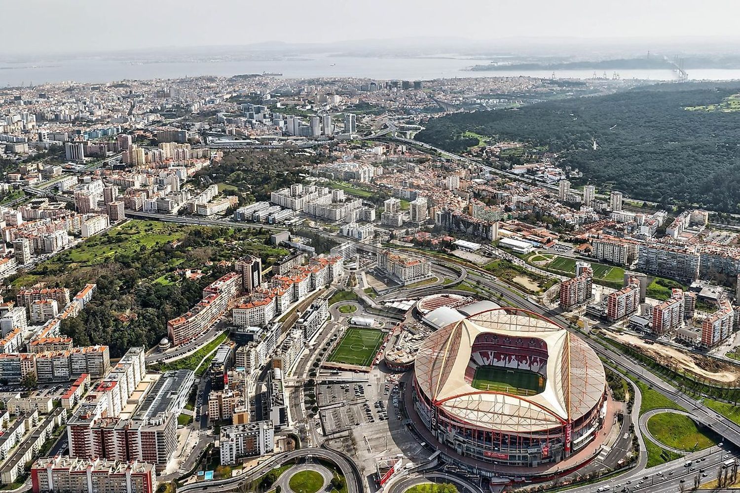 公寓 t3出售在Rua Públia Hortênsia de Castro - 视线