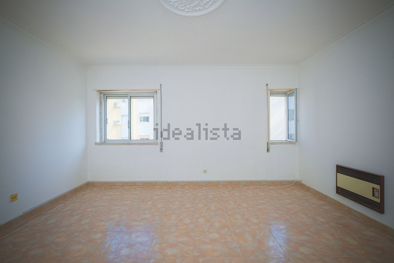 出租公寓 t2在Rua Fernão Mendes Pinto, 32 LoteDrto - 客厅