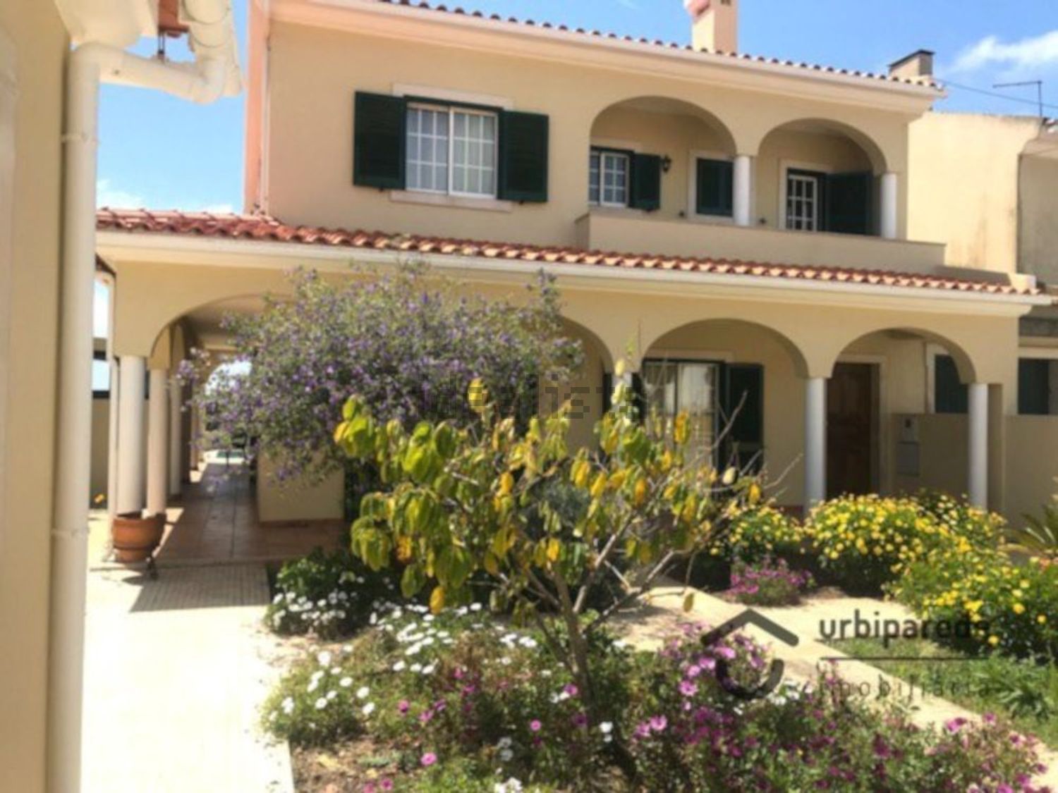 出租小楼房或独栋别墅在Praceta Susana Feitor s/n - 外立面