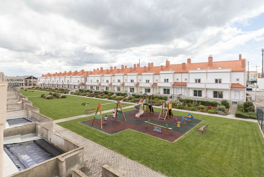 小楼房或独栋别墅出售在Avenida do Canto do Pinheiro