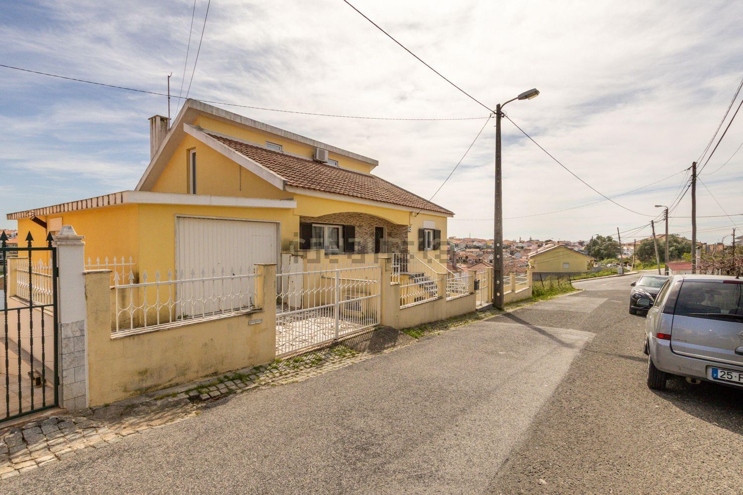 小楼房或独栋别墅出售在Rua São Valentim, 236 b - 外立面