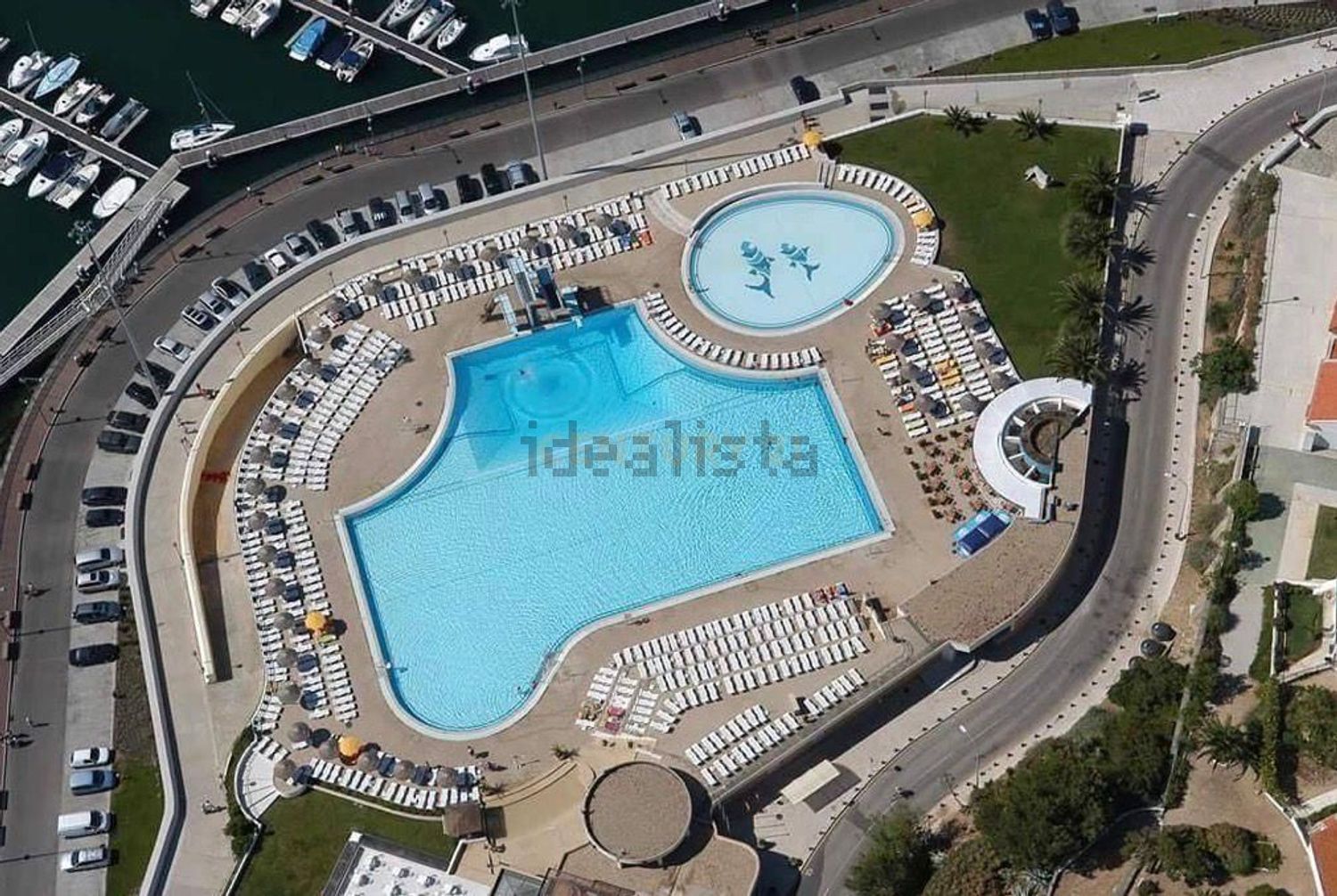 小楼房或独栋别墅出售在Estrada Sem Nome - 游泳池