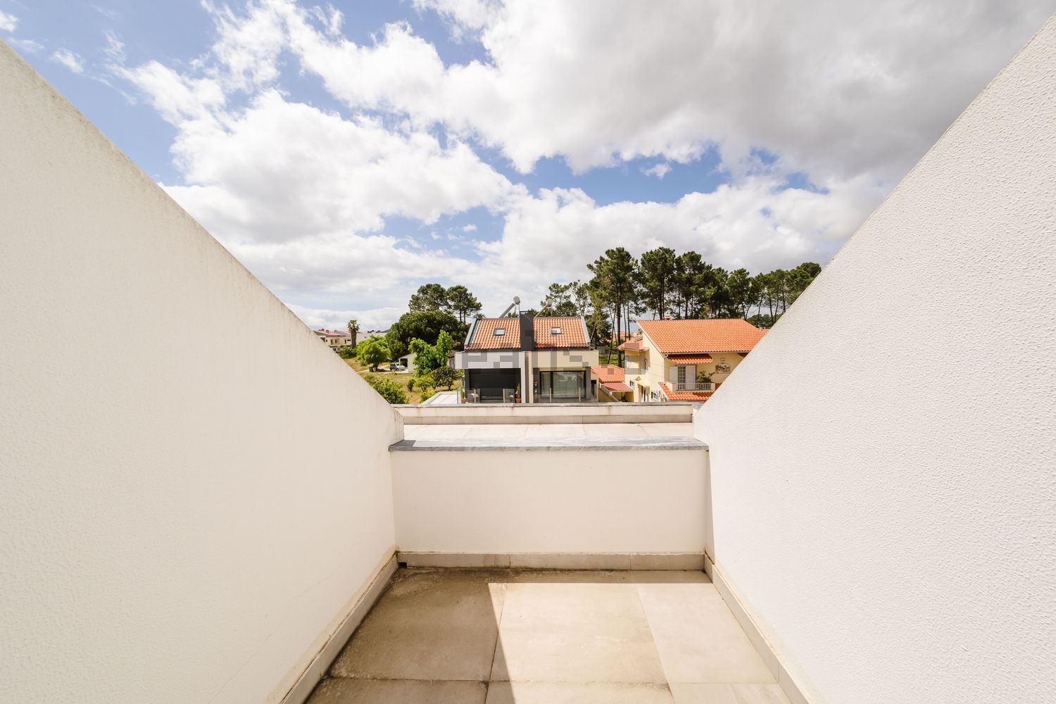 小楼房或独栋别墅出售在Redondos - 露台