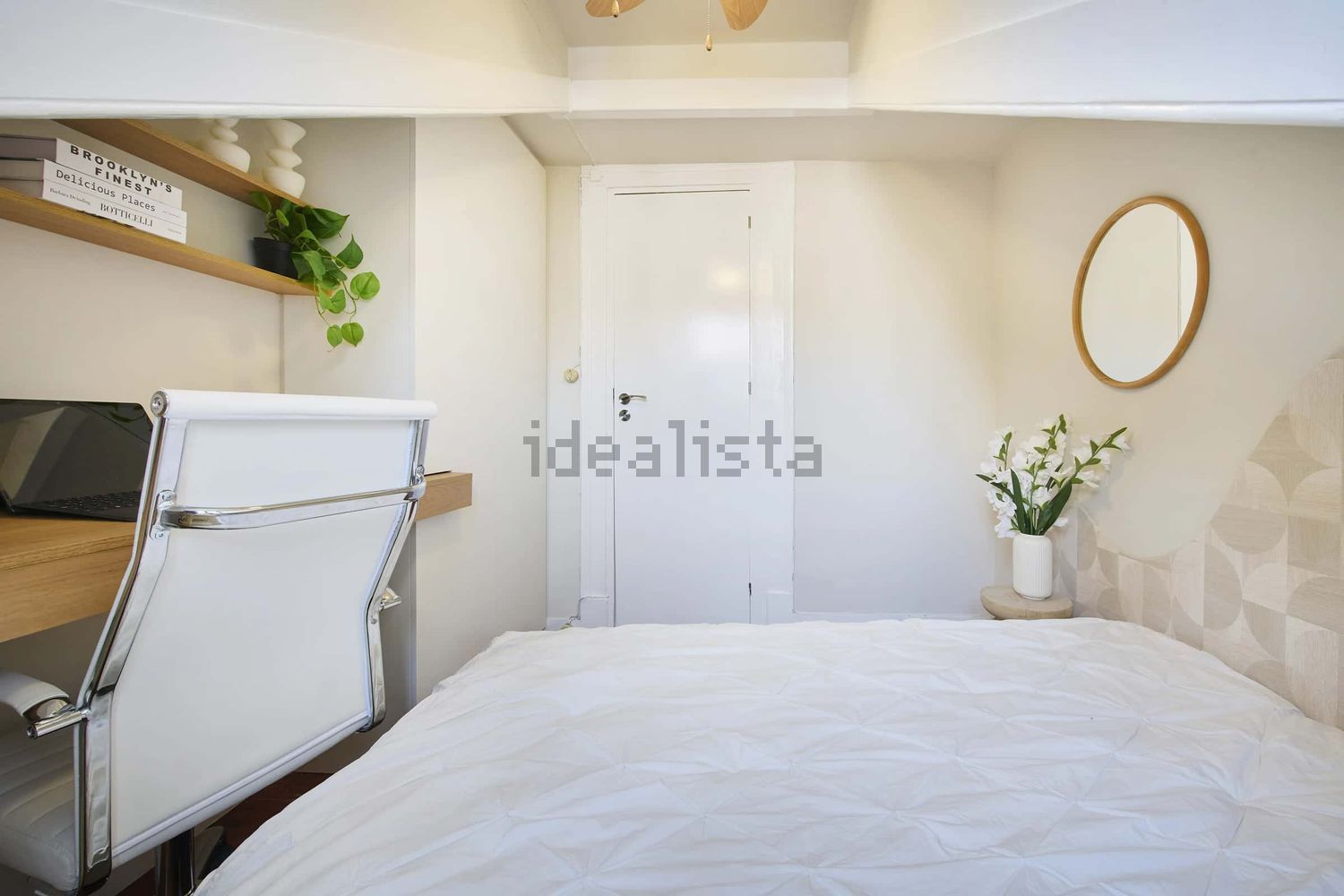 出租房间在Largo Vitorino Damásio, 2 - 卧室