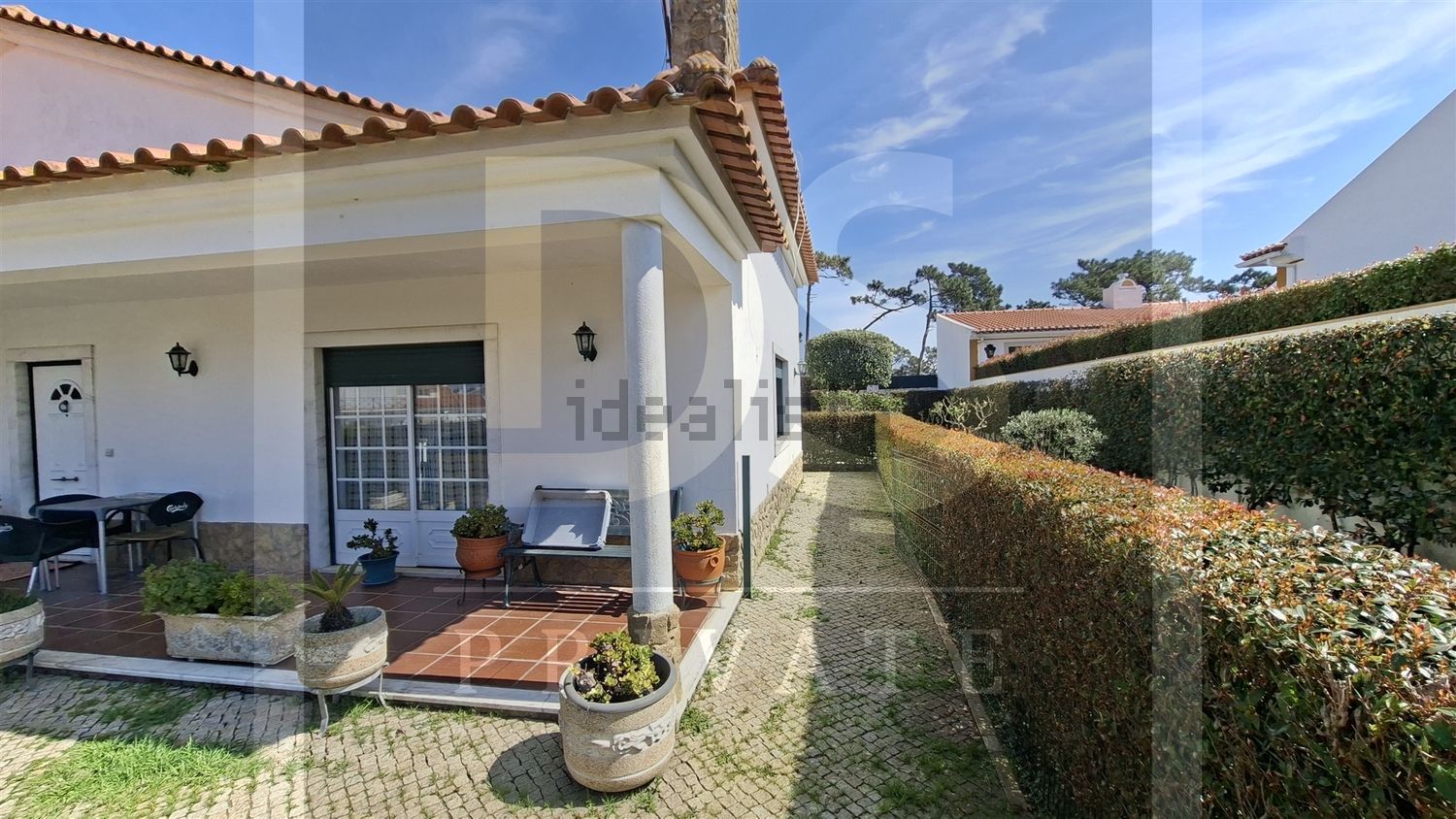 小楼房或独栋别墅出售在Santo Isidoro - 院子