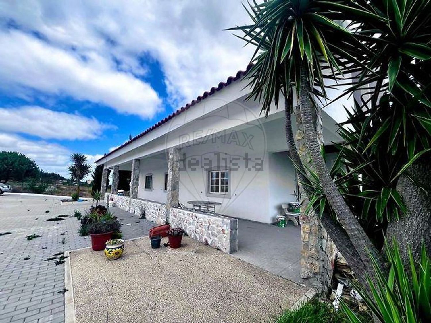 小楼房或独栋别墅出售在Rua do Cabeço - 外立面