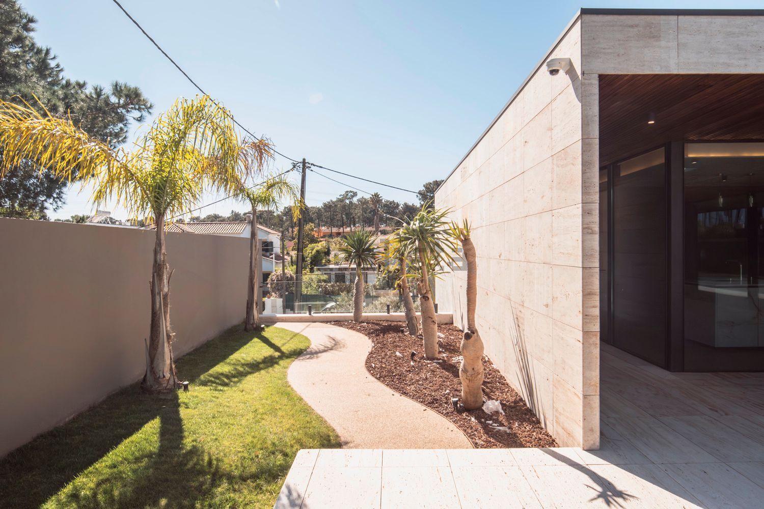 小楼房或独栋别墅出售在Avenida do Mar - 花园