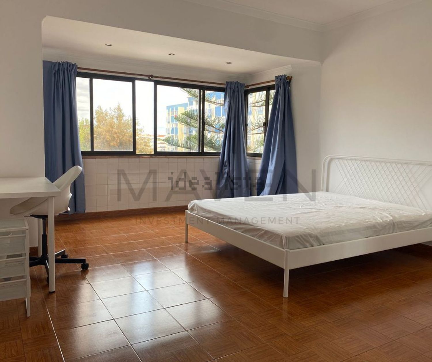 出租顶层公寓在Avenida Professor Rui Luís Gomes - 卧室