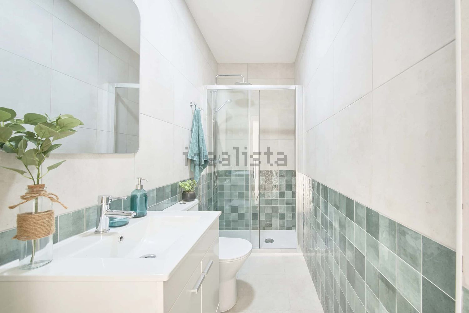 出租房间在Largo Vitorino Damásio, 2 - 卫生间