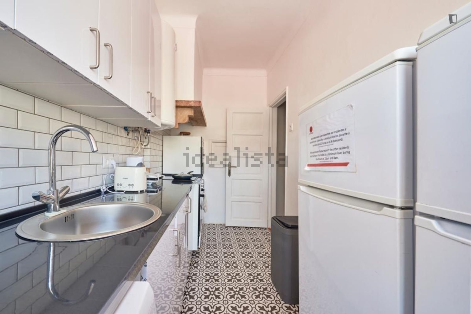 出租房间在Avenida Eduardo Jorge - 厨房