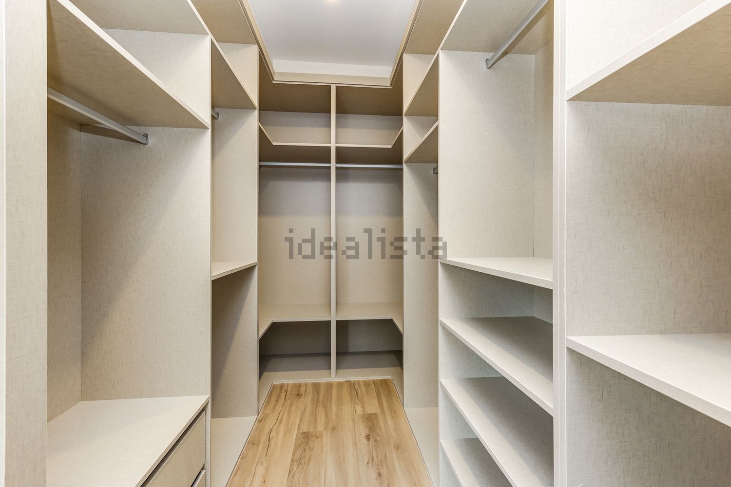 出租公寓 t4在Rua João das Regras, 35 - 试衣间