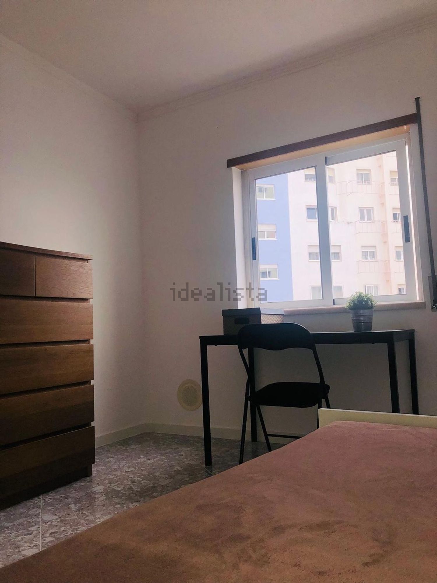 出租房间在Praceta António Andrade, 19 - 卧室