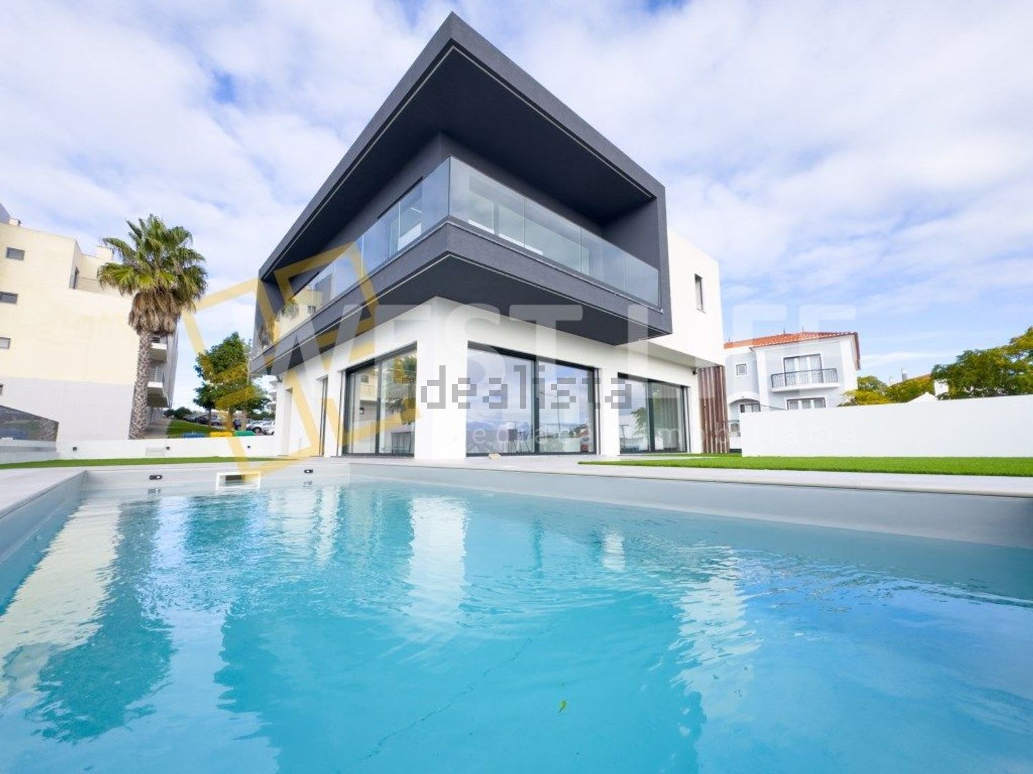 小楼房或独栋别墅出售在Centro - 游泳池