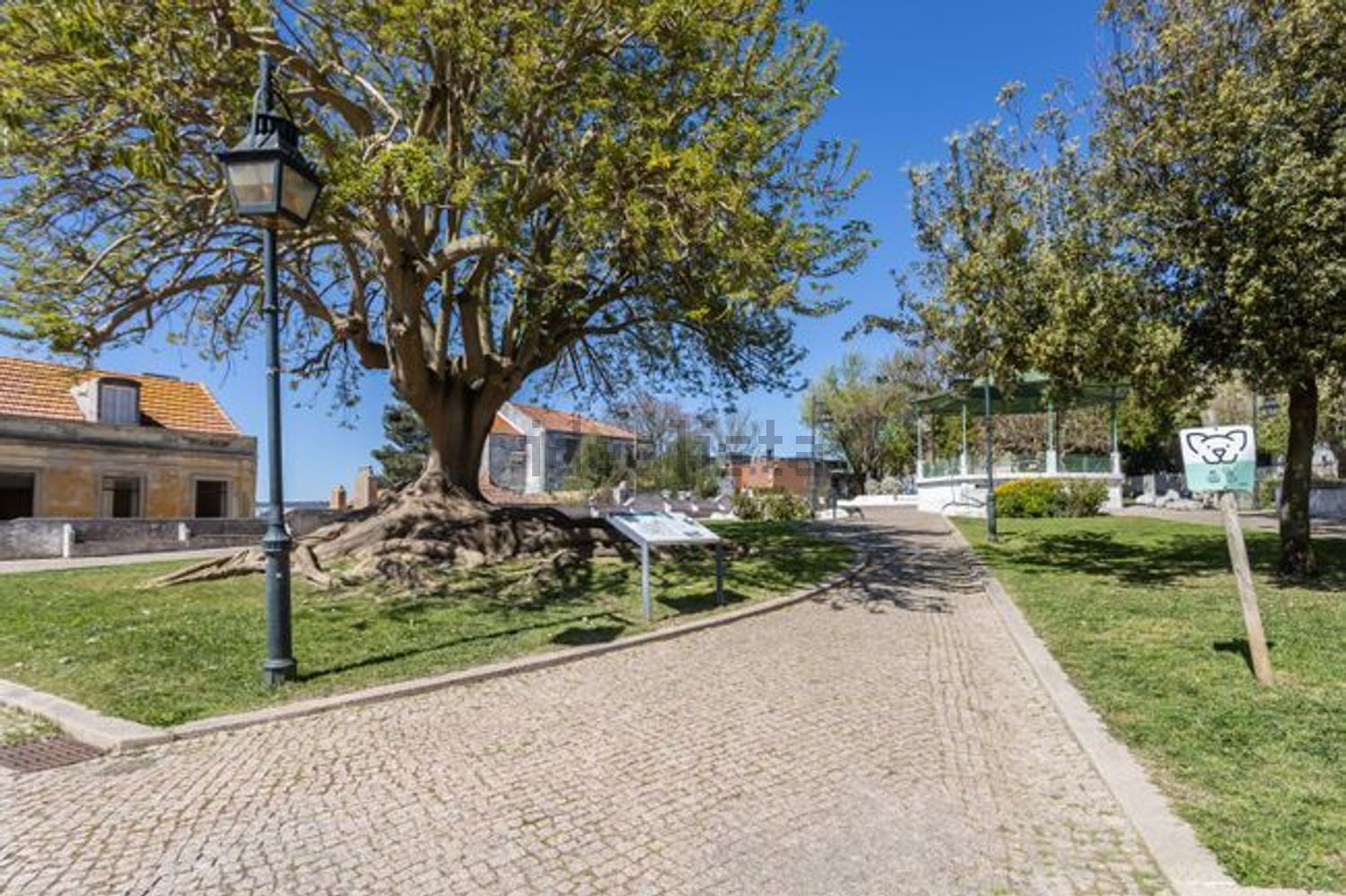 公寓 t3出售在Largo 1º de Maio, 19 - 花园