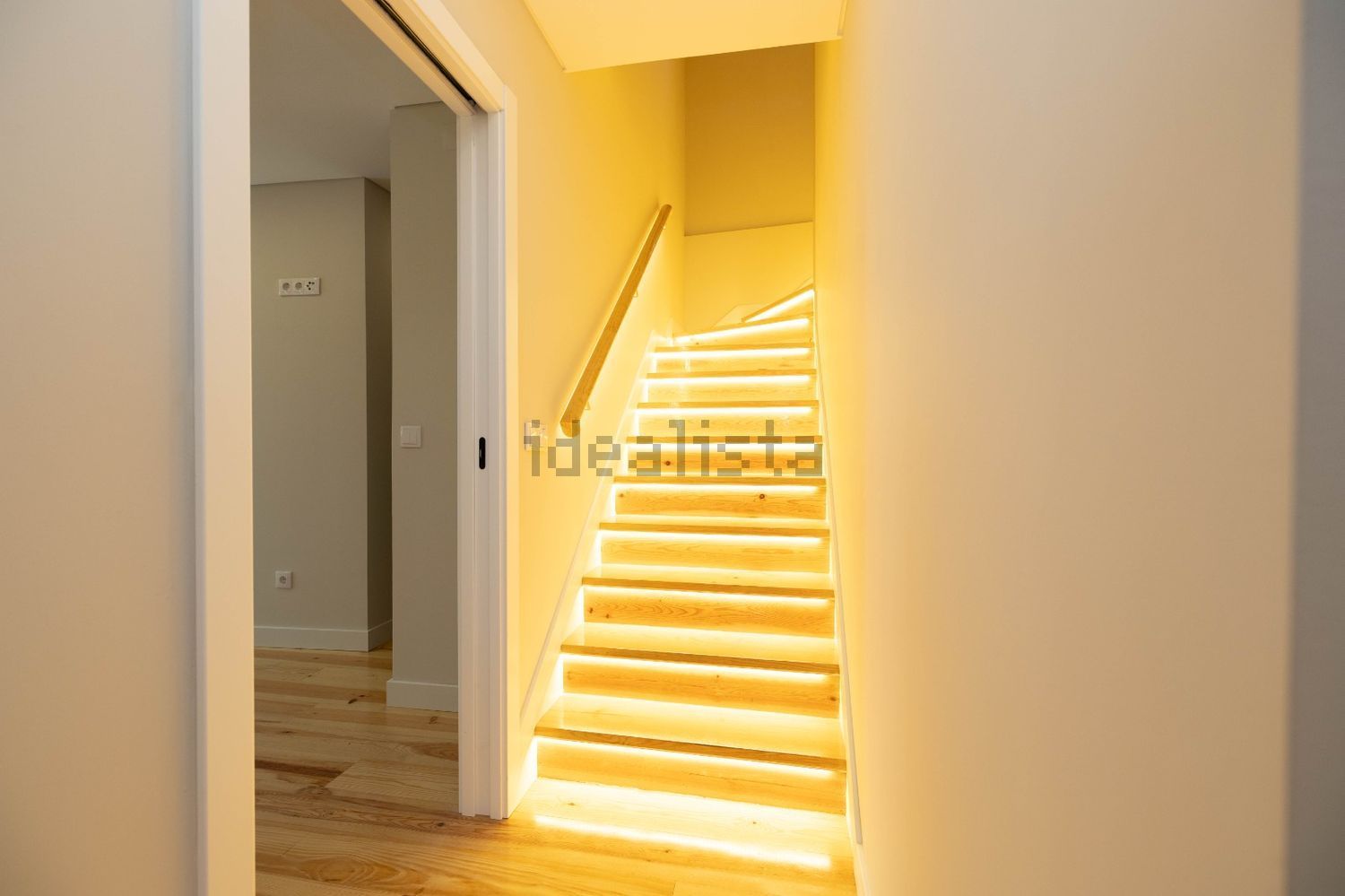 双拼别墅出售在Avenida Doutor Leão de Oliveira - 楼梯