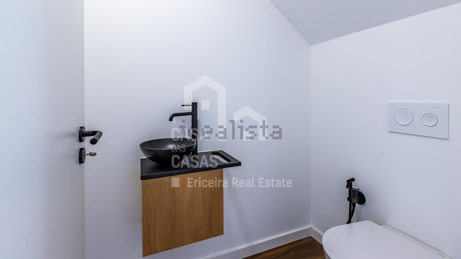 联排别墅出售在Rua da Cancelinha, 12 - 卫生间