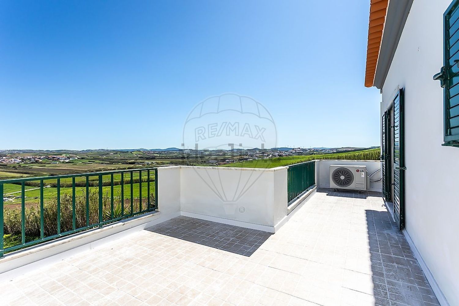 小楼房或独栋别墅出售在Rua Filipe Sapateiro - 阳台