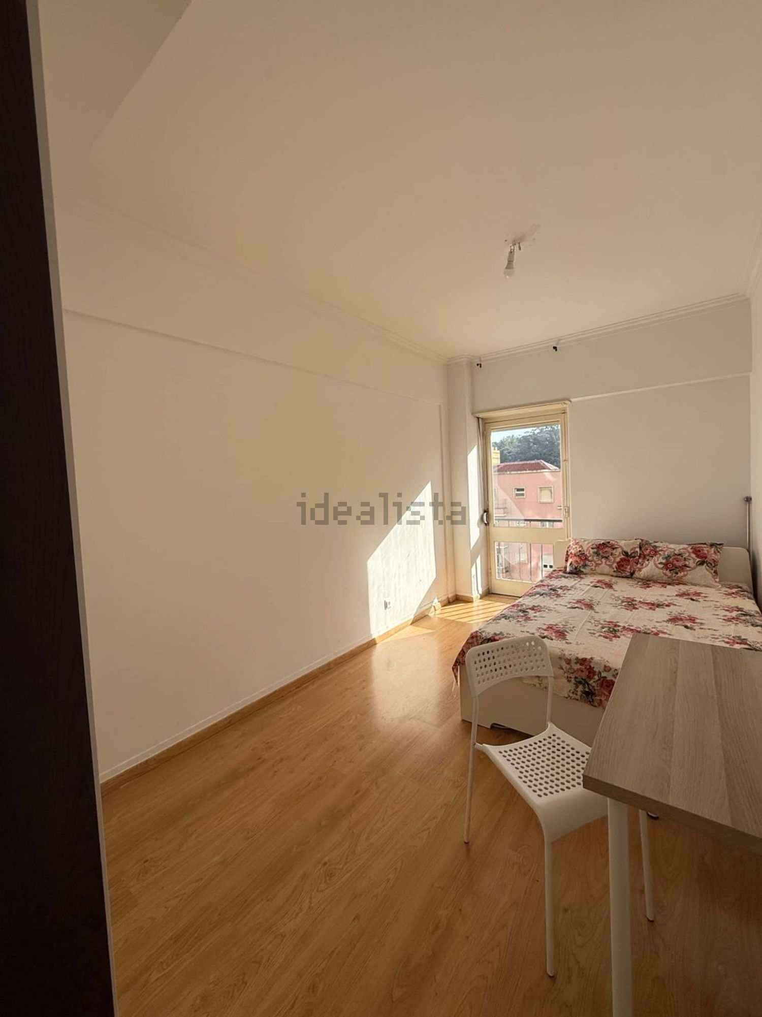 出租房间在Estrada de Benfica s/n - 卧室