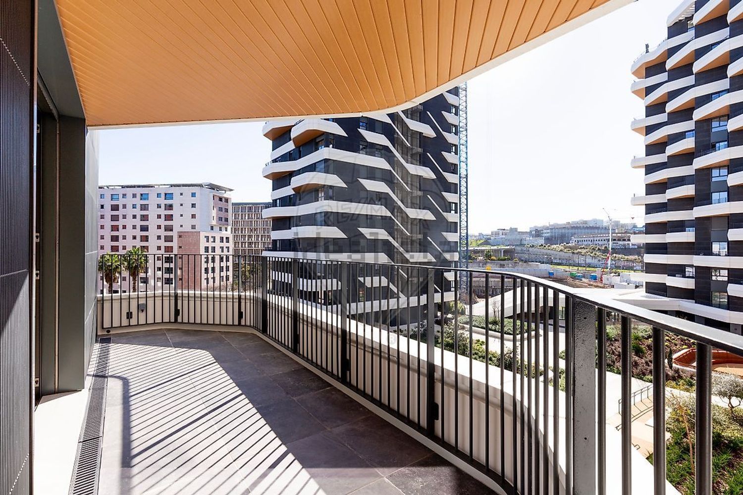 出租公寓 t2在Avenida Fernando Pessoa - 阳台