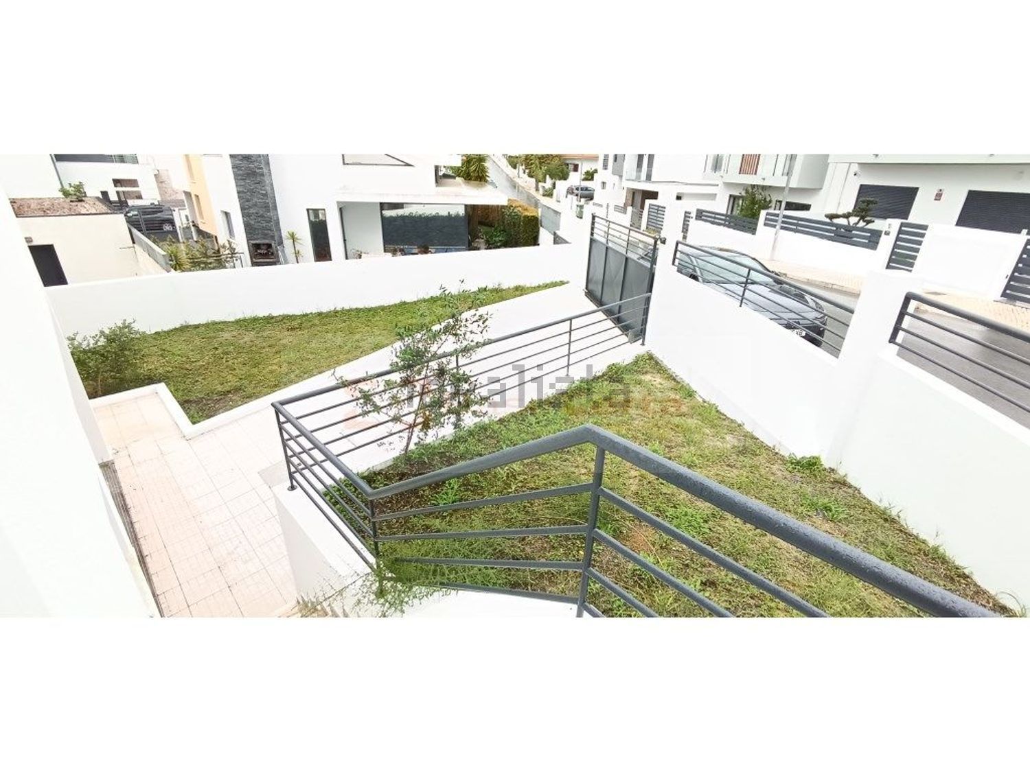 小楼房或独栋别墅出售在Rua Ferreira Soares - 阳台