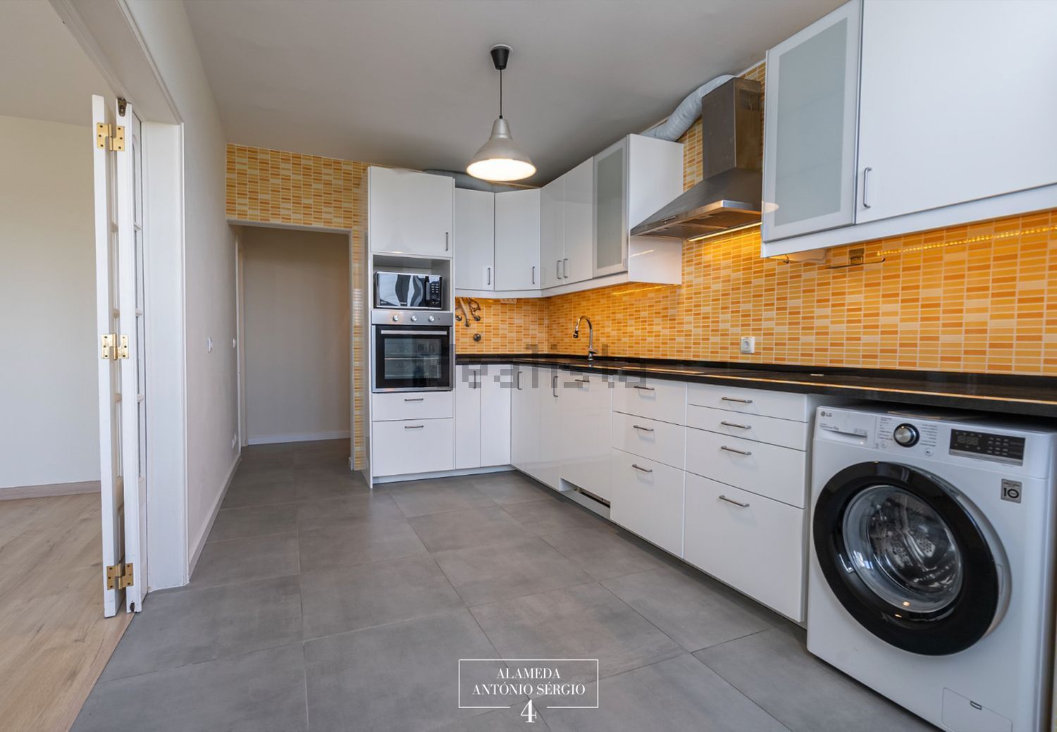 出租公寓 t2在Alameda António Sérgio, 4 - 厨房