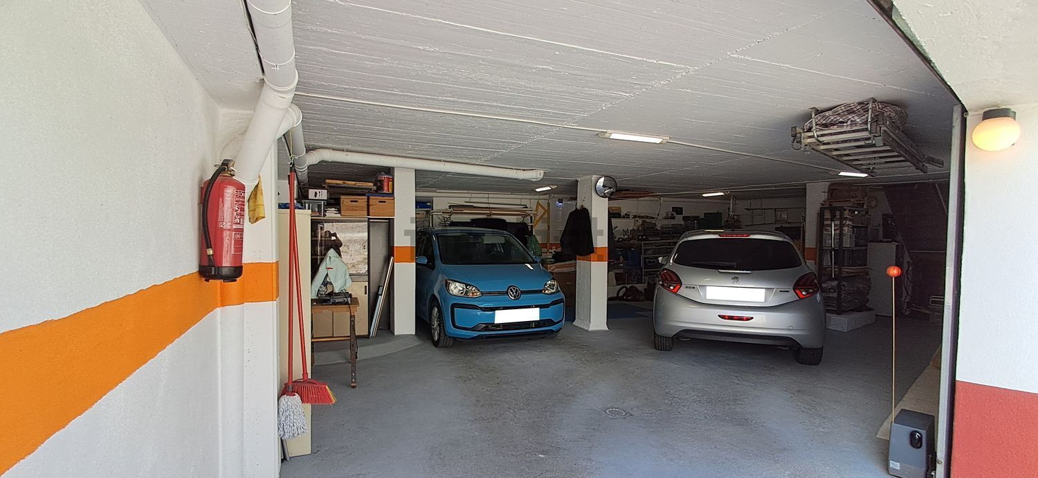 双拼别墅出售在Rua Nossa Senhora do Rosário - 停车位