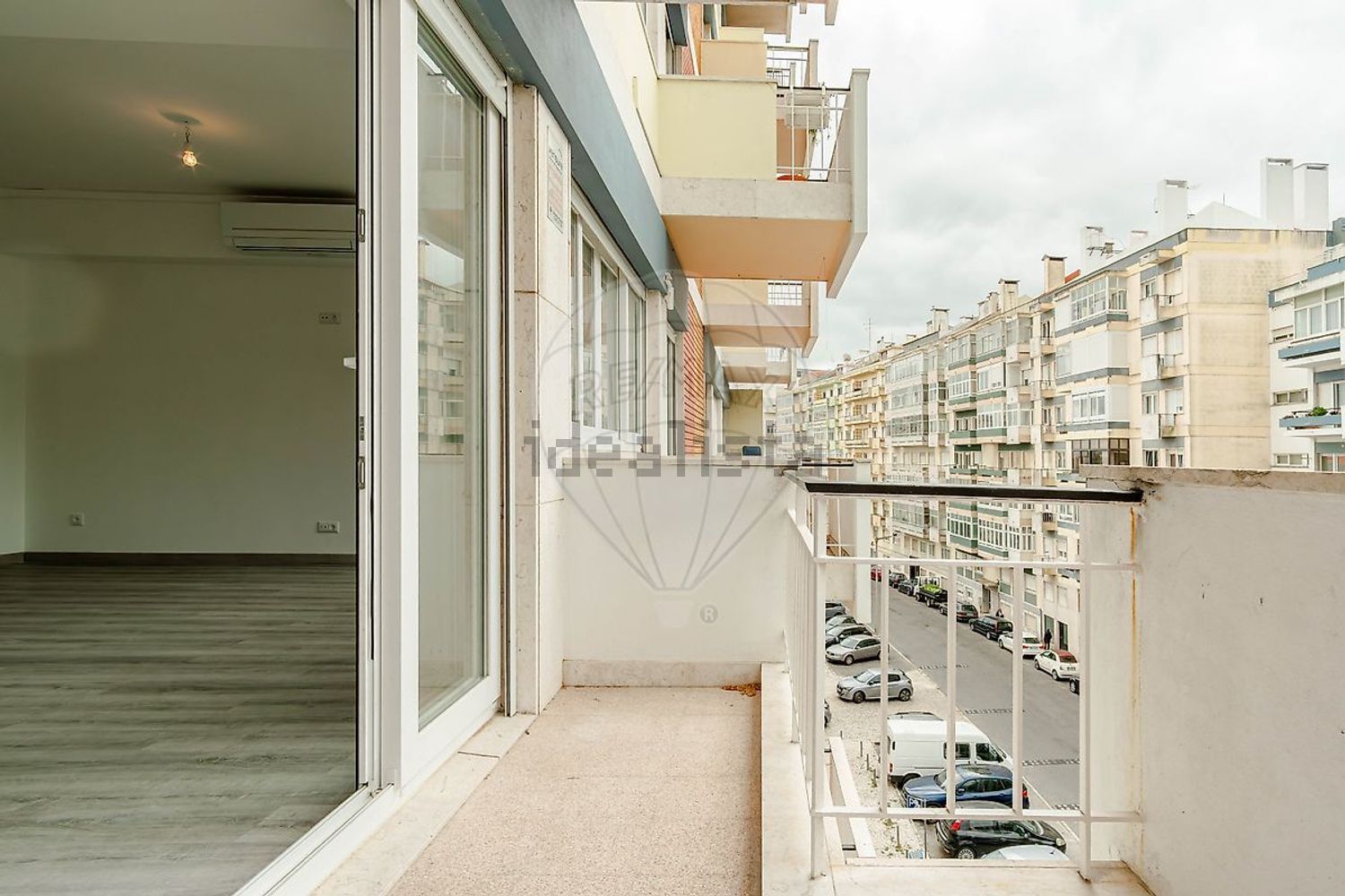 公寓 t3出售在Praça Rainha Santa - 照片