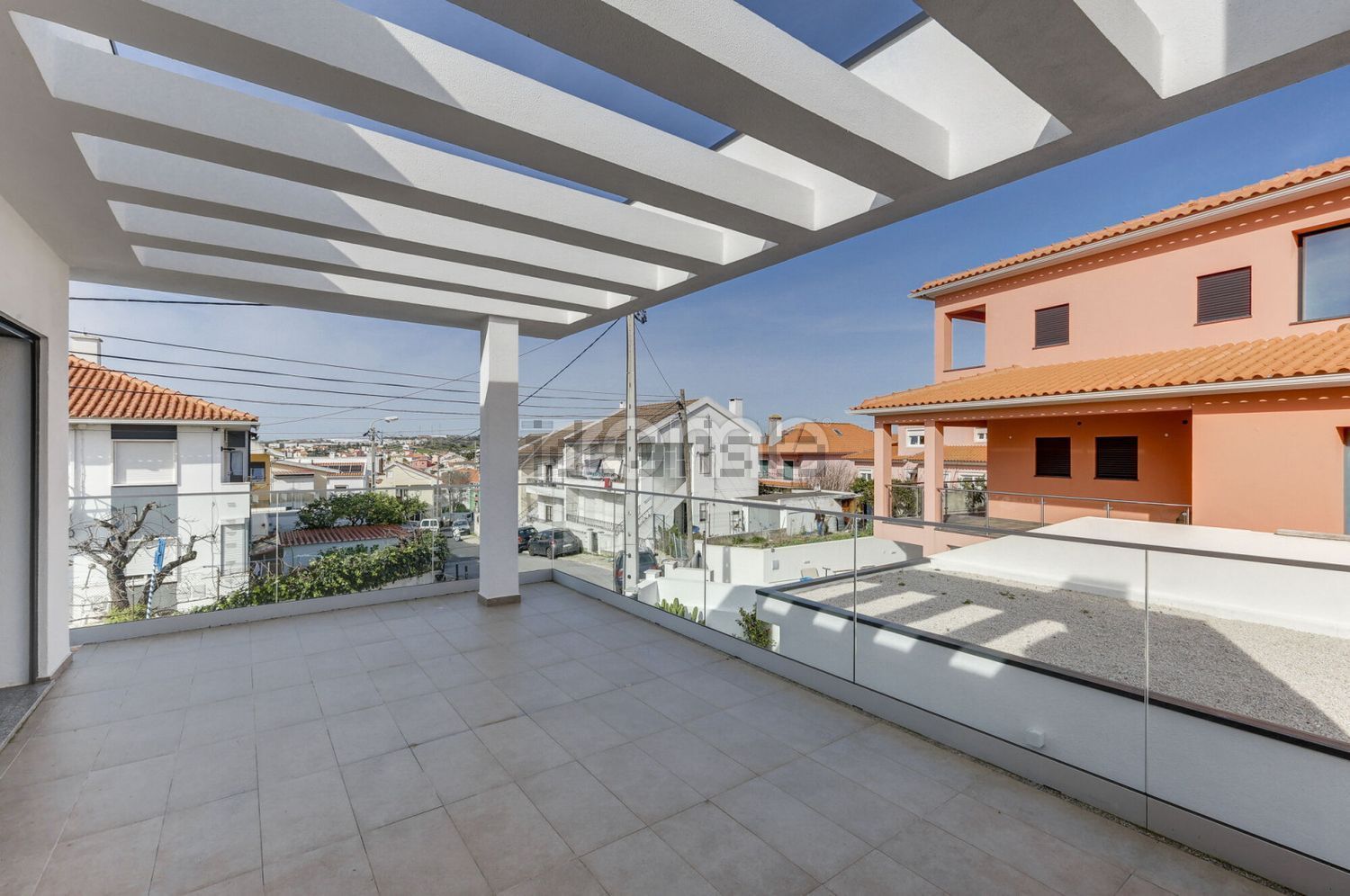 出租双拼别墅在Rua Portelas, 47 a - 门廊