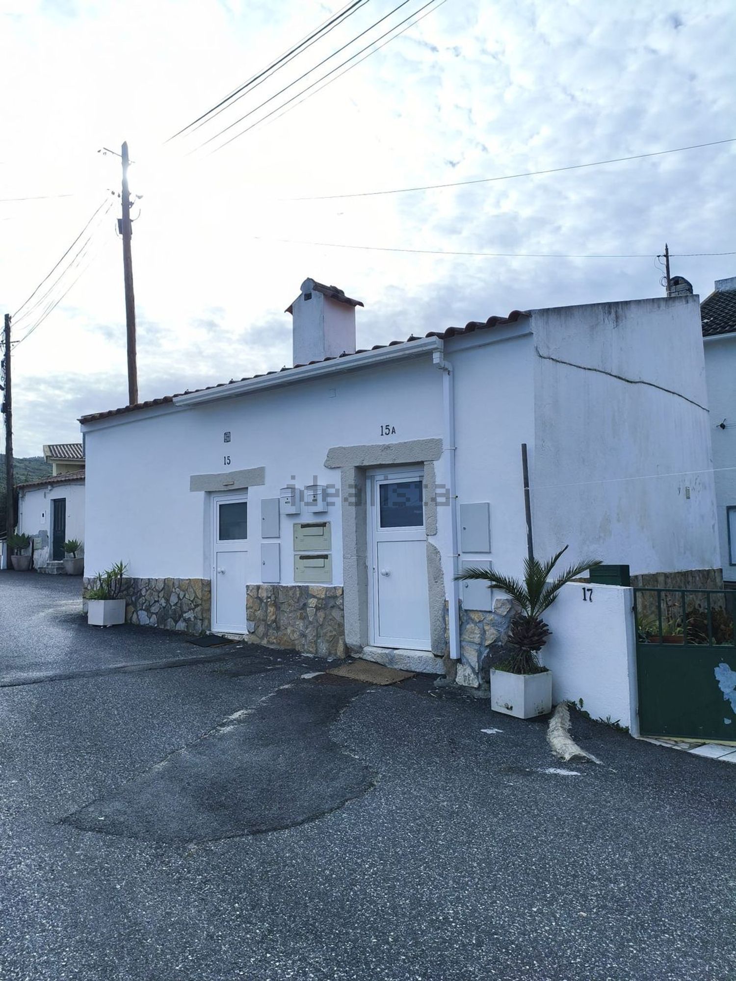 小楼房或独栋别墅出售在Rua Beco - 外立面