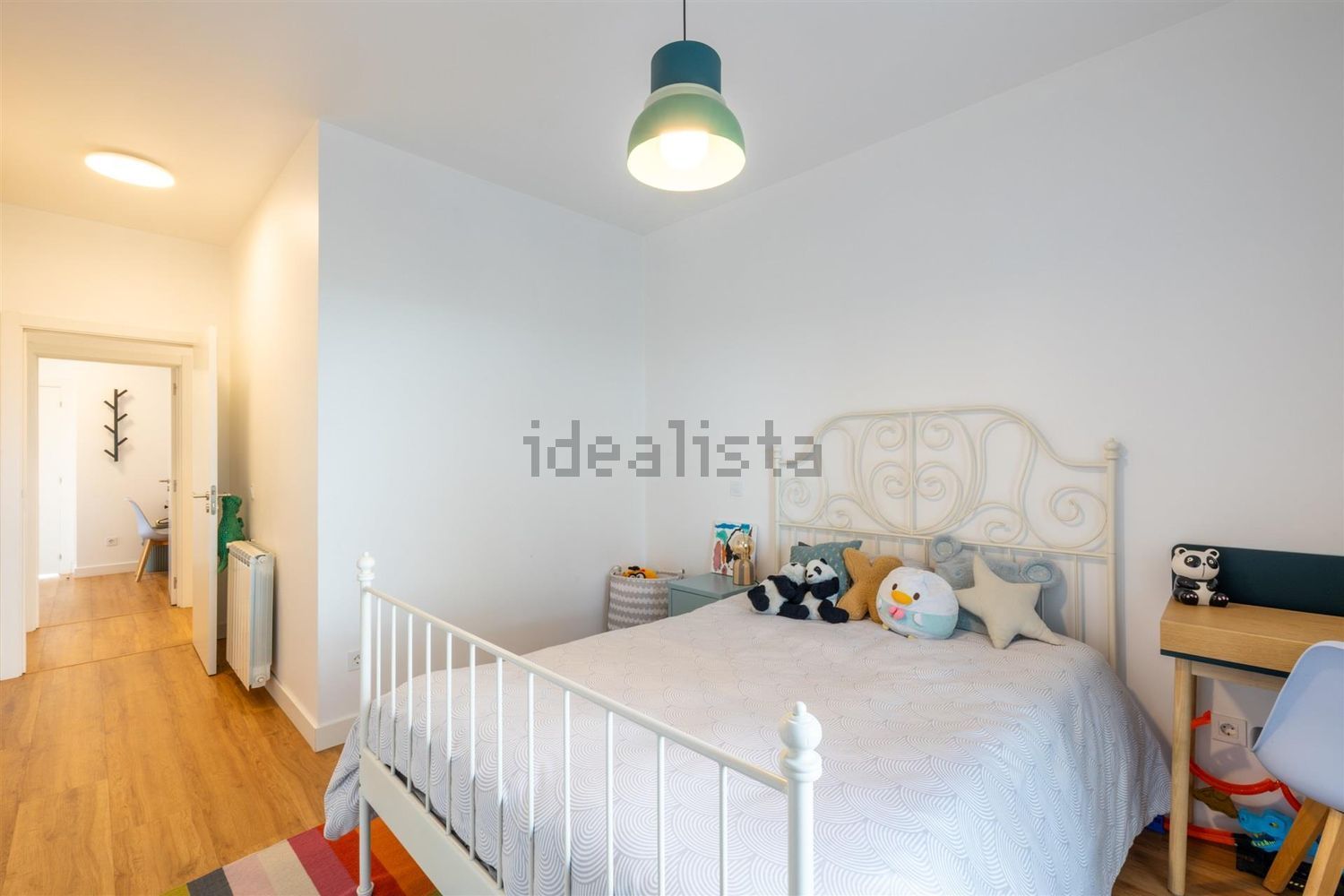 小楼房或独栋别墅出售Em539 - 卧室