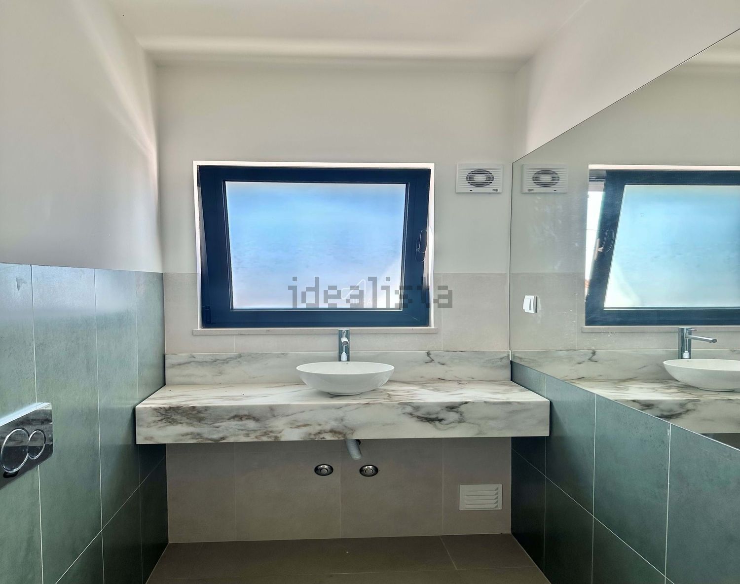 双拼别墅出售在Bairro da Quintinha - 卫生间