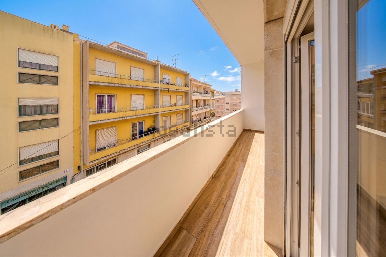 公寓 t2出售在Rua 1º de Dezembro - 阳台