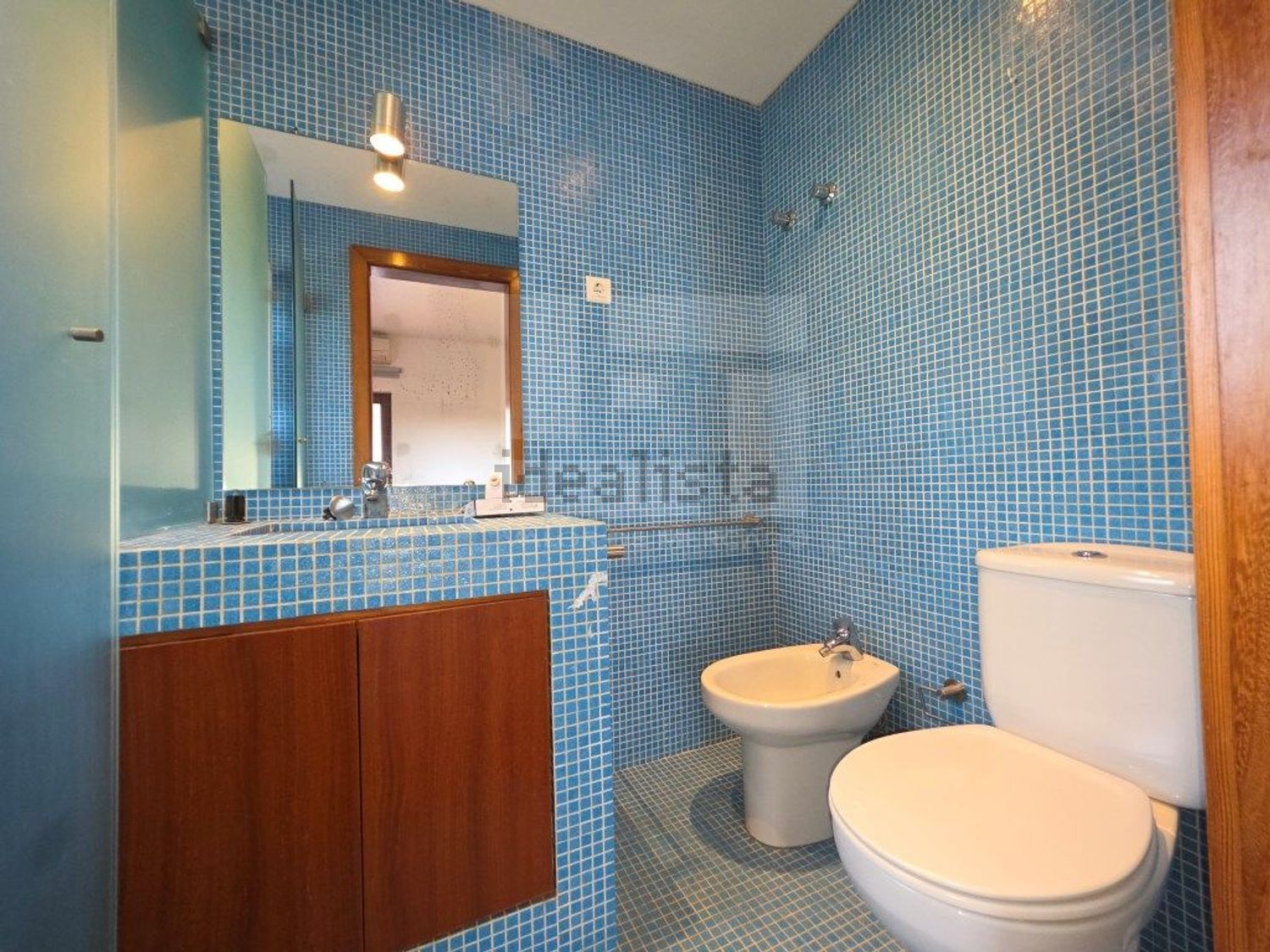 出租小楼房或独栋别墅在Rua Mato da Mina, 22 - 卫生间