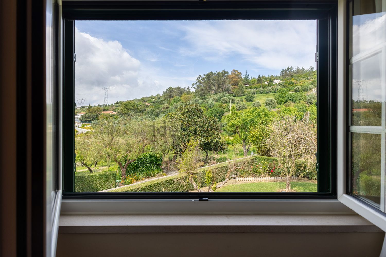 小楼房或独栋别墅出售Estr. da Serralheira de Baixo - 视线