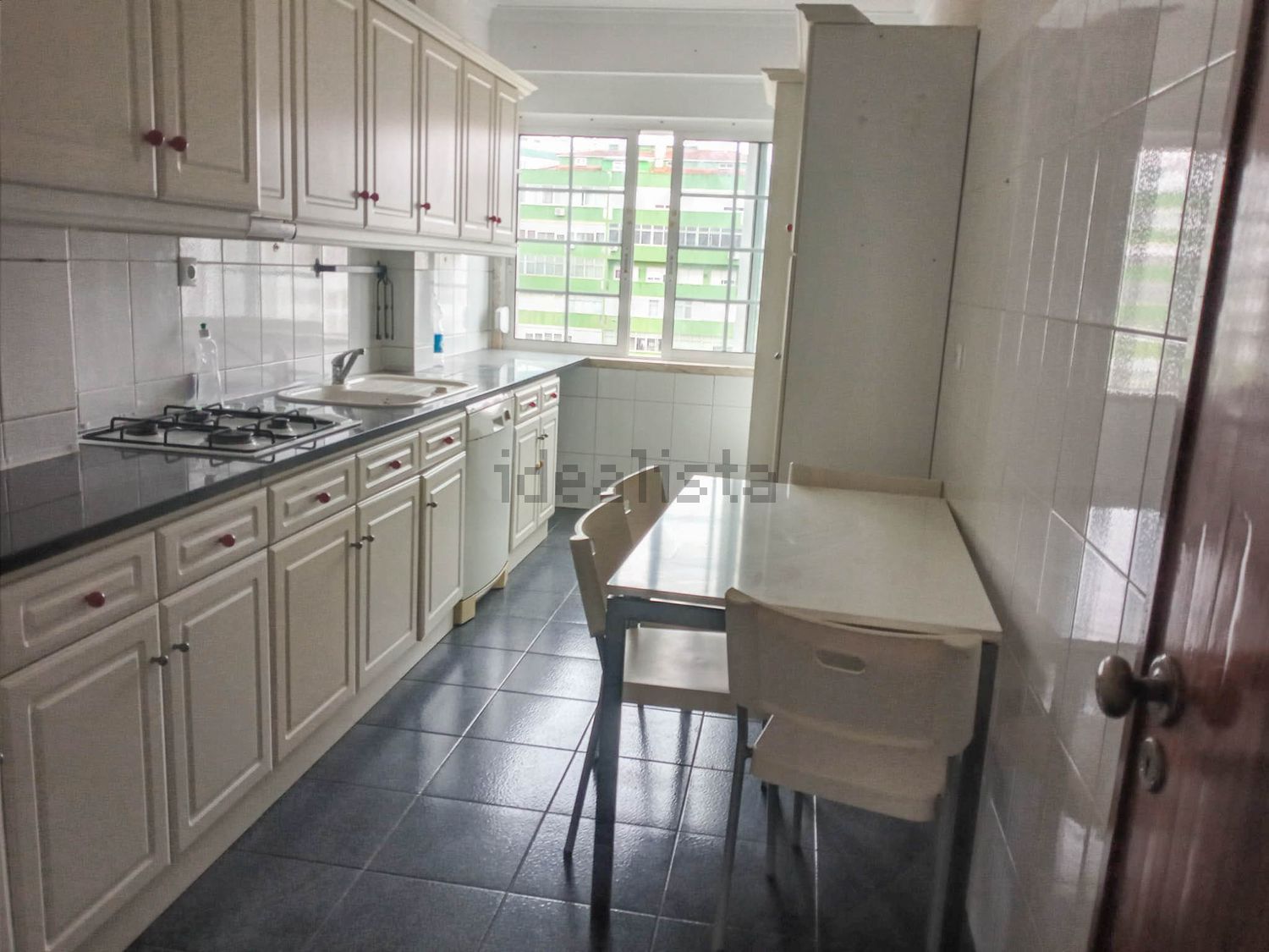 出租公寓 t2在Casal de São Brás - Vila Chã - 厨房