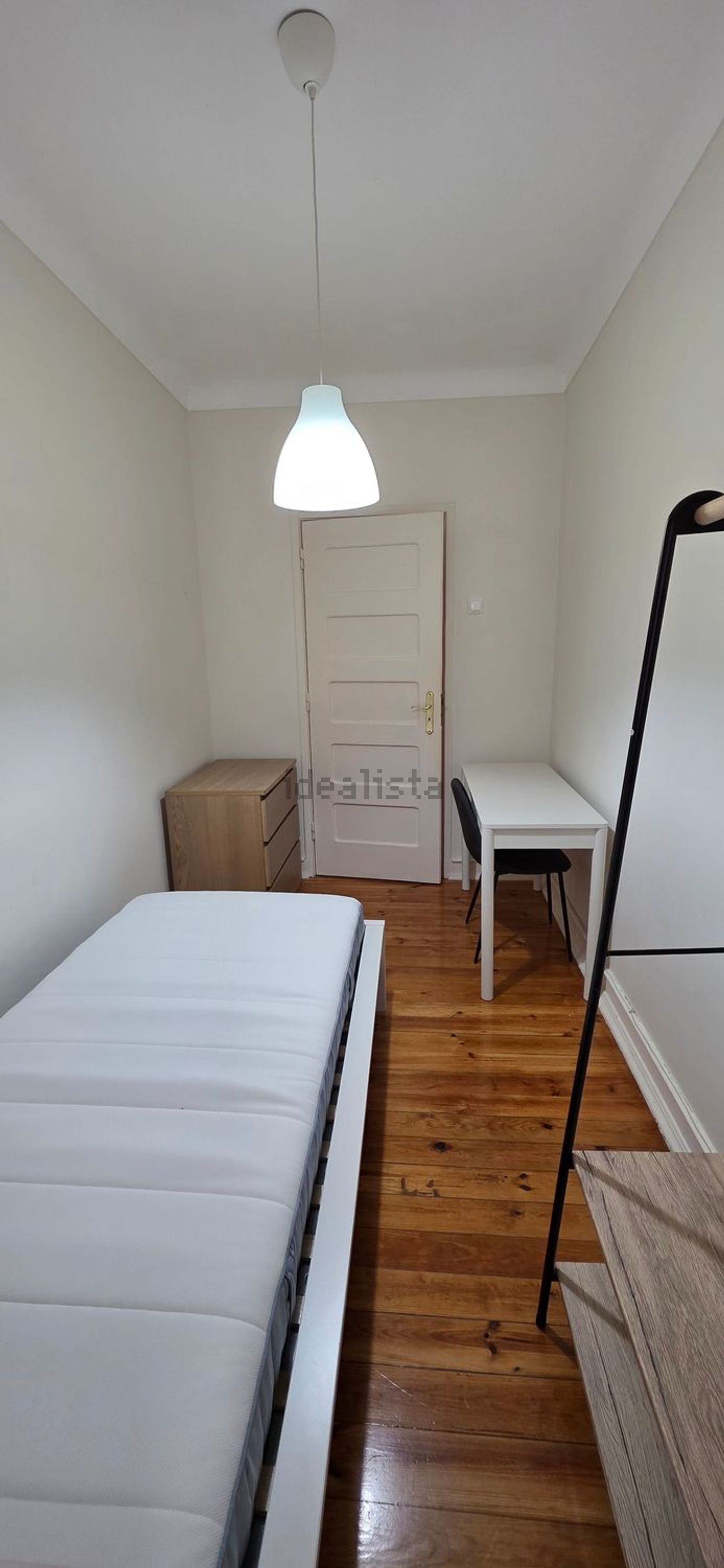 出租房间在Rua Almirante Gago Coutinho, 29 - 卧室