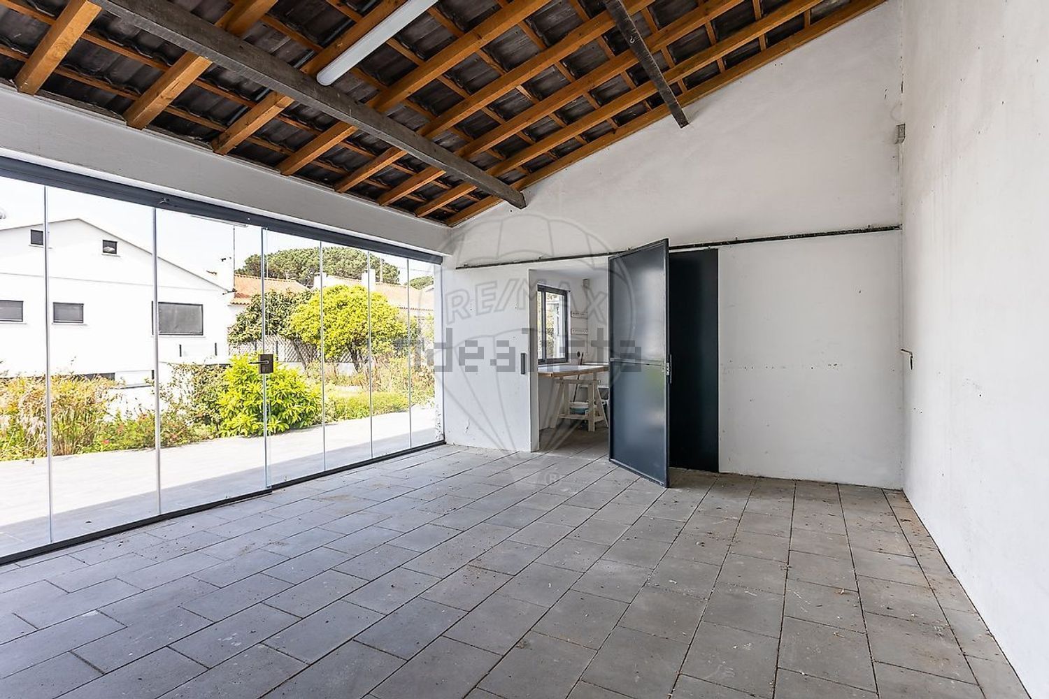 小楼房或独栋别墅出售在Rua Central - 阳台