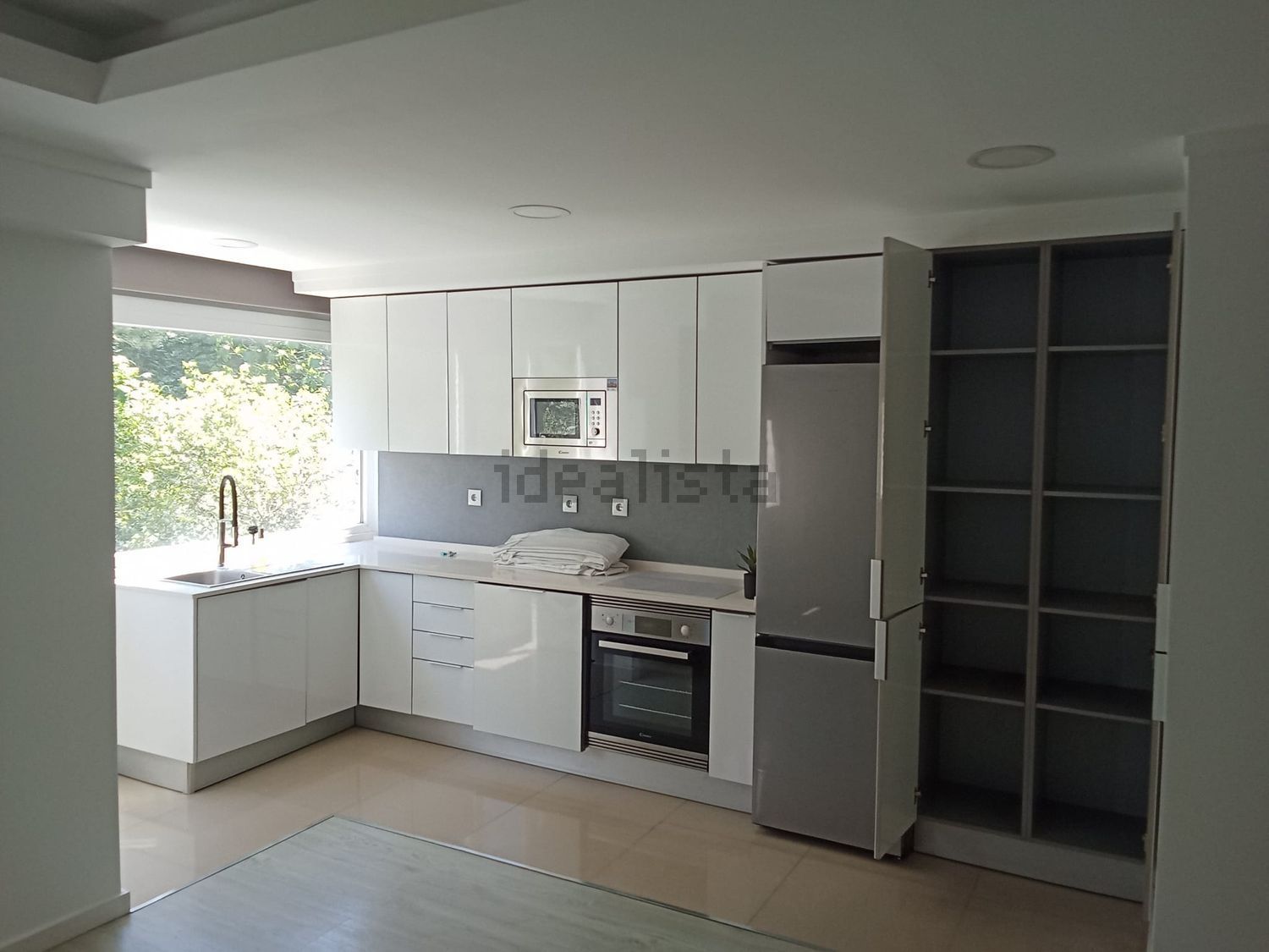 出租公寓 t2在Rua Engenheiro Quartin Graça, 40 - 厨房