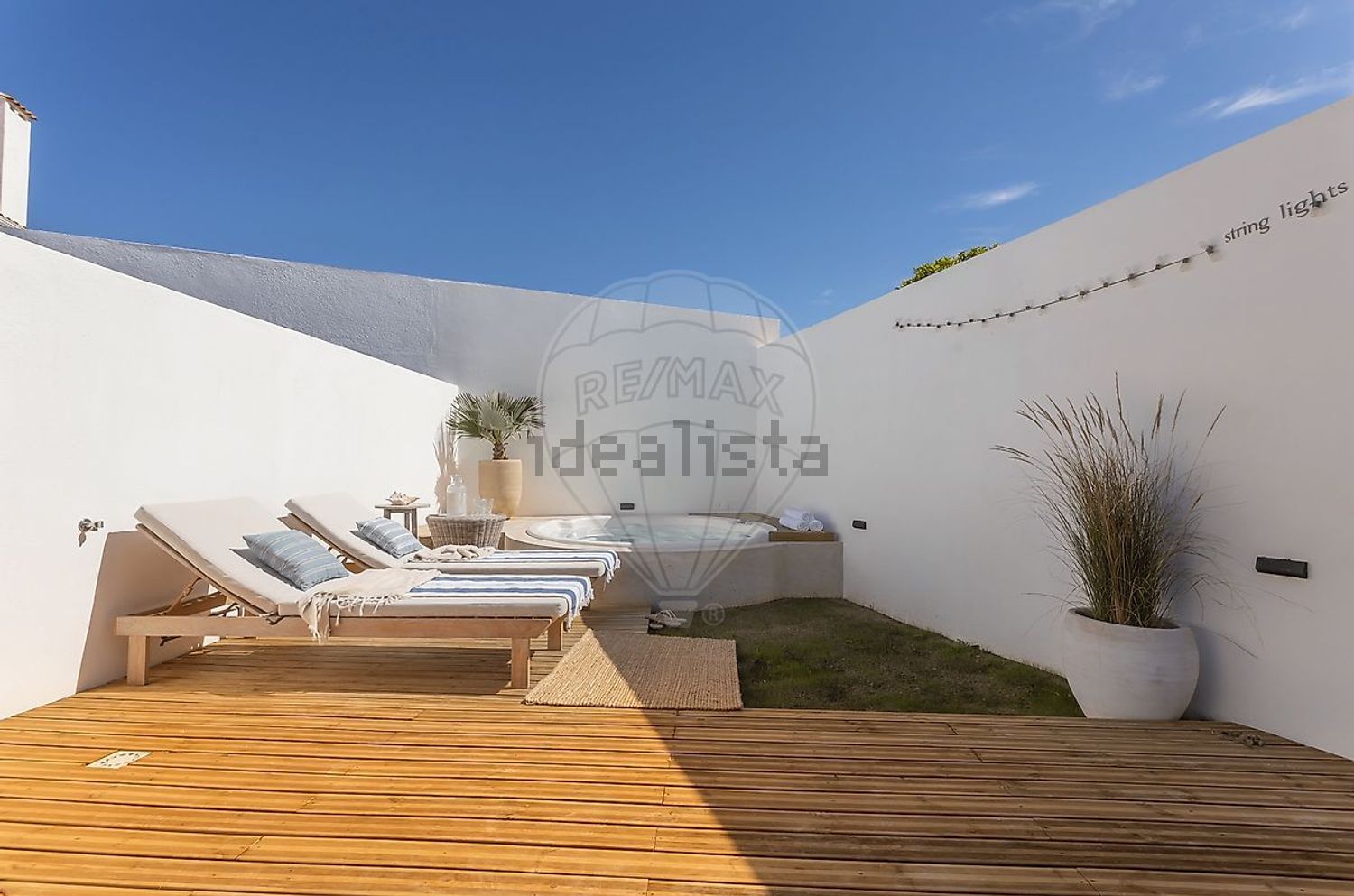 小楼房或独栋别墅出售在Praceta José Escada - 照片