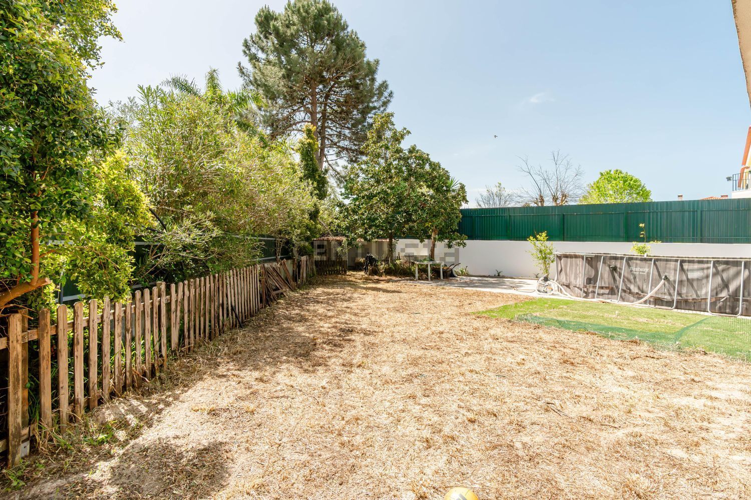 小楼房或独栋别墅出售在Rua das Bolotas s/n - 花园