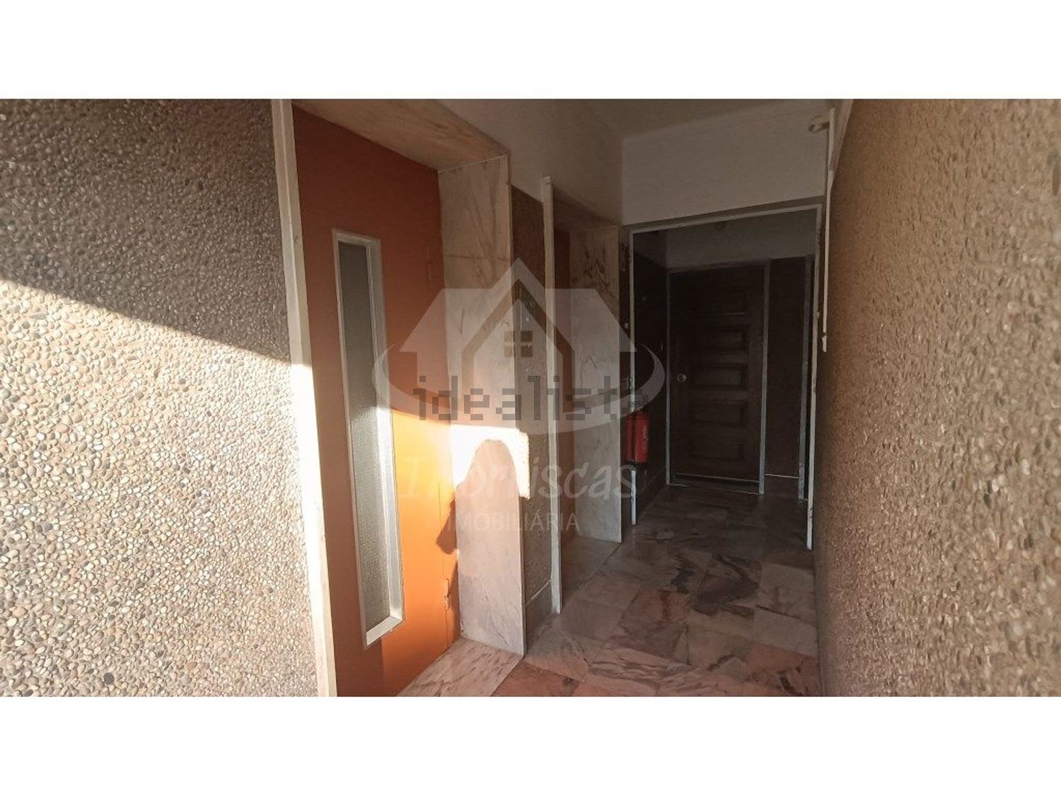 公寓 t2出售在Rua João Nunes Resende - 过道