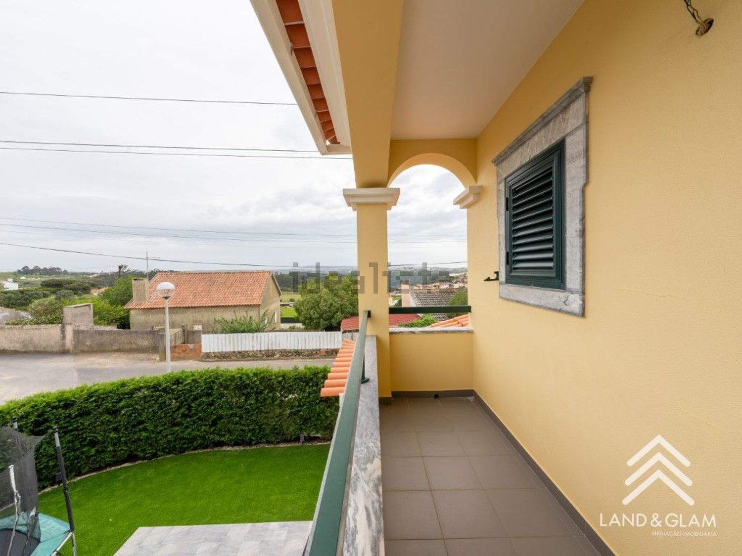 小楼房或独栋别墅出售在Rua das Helenas, 10 - 阳台