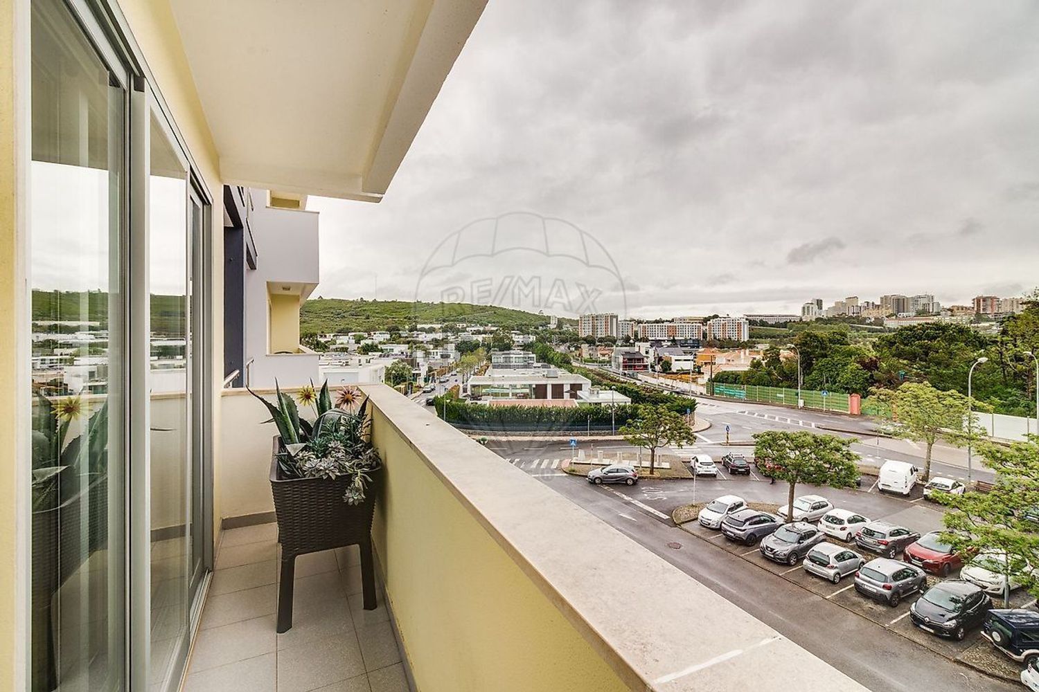 公寓 t3出售在Avenida Marechal Gomes da Costa - 阳台