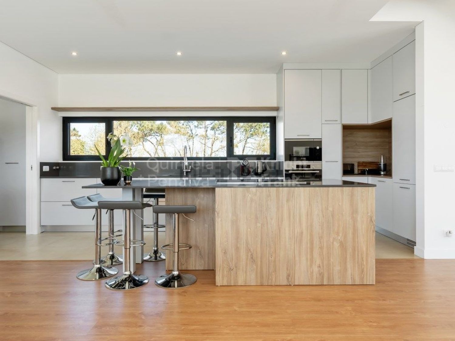 小楼房或独栋别墅出售在Estrada do Rodízio, 76 - 厨房