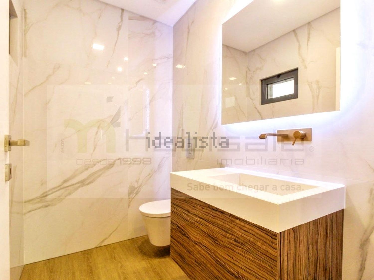 小楼房或独栋别墅出售在Rua Vieira da Silva - 卫生间