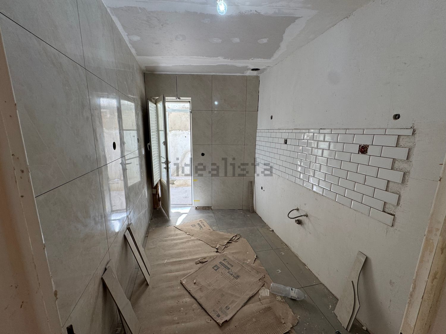 出租房间在Rua José Luís de Morais, 16 Al - 厨房