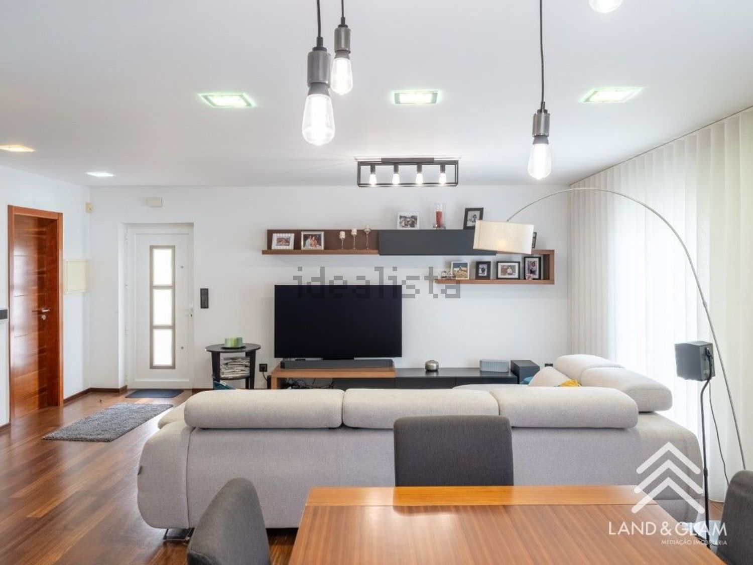 小楼房或独栋别墅出售在Rua das Helenas, 10 - 客厅