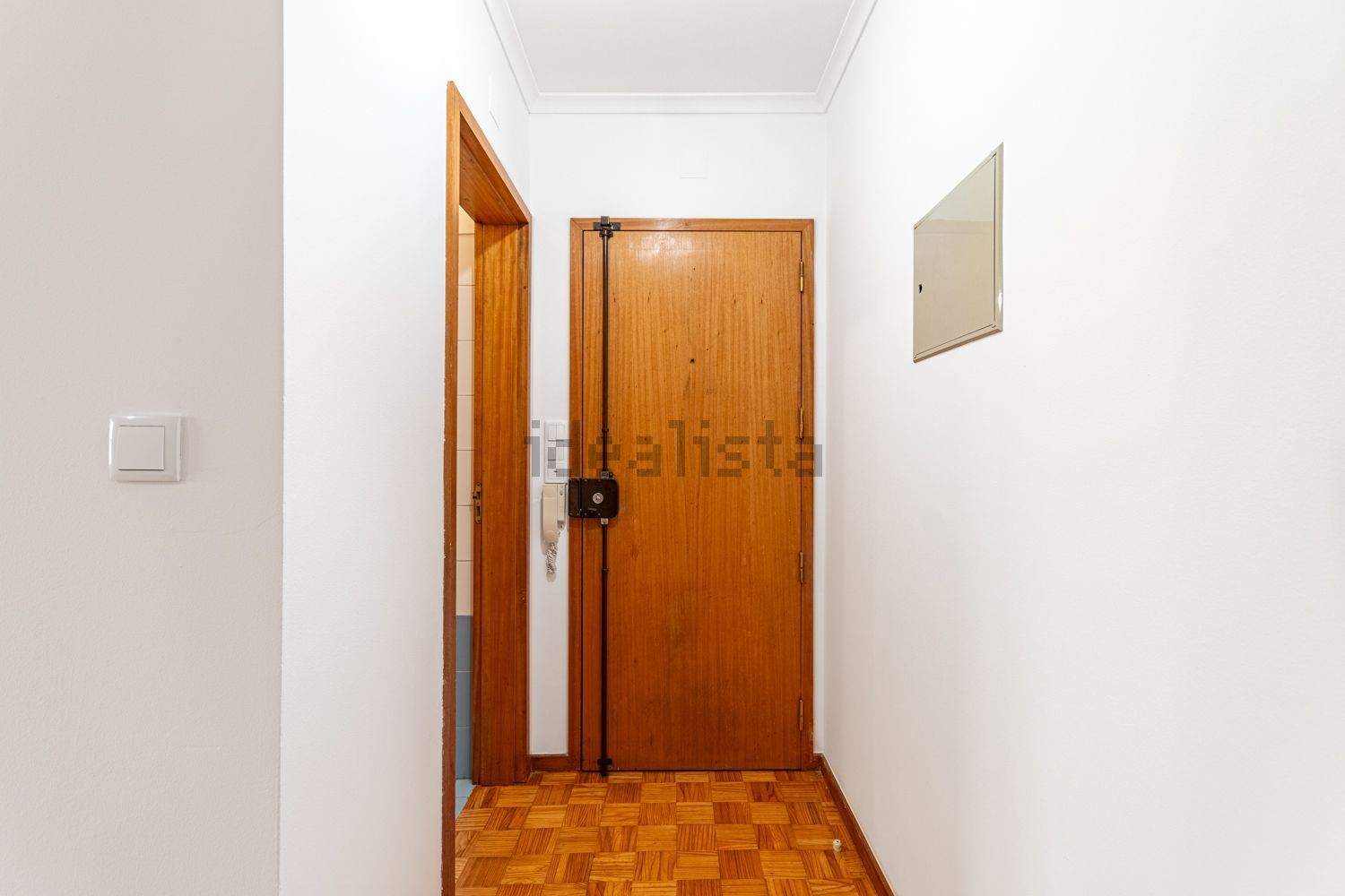 T0（单人公寓）出售在Rua dos Três Vales, 79 - 过道